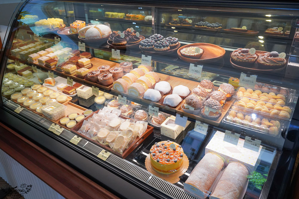 高雄河堤社區甜點》小黃窩窩 WOWO CAKE，純白質感蛋糕店 @緹雅瑪 美食旅遊趣