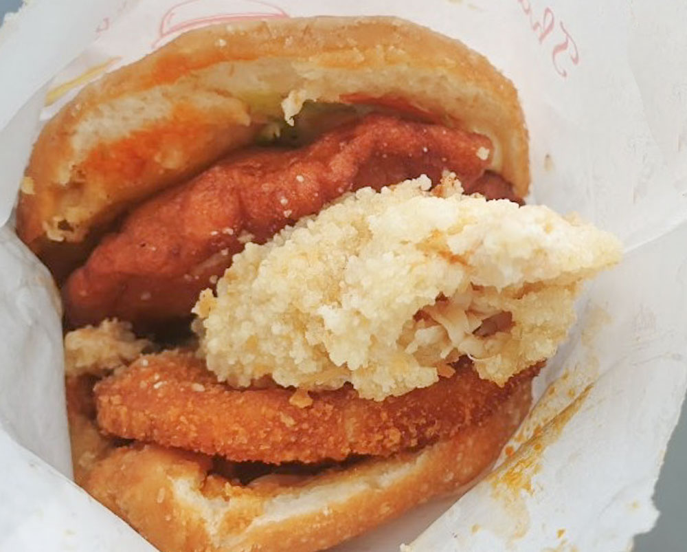 宜蘭10元炸雞肉串》河濱台式漢堡，宜蘭河濱公園旁小吃攤！！ @緹雅瑪 美食旅遊趣
