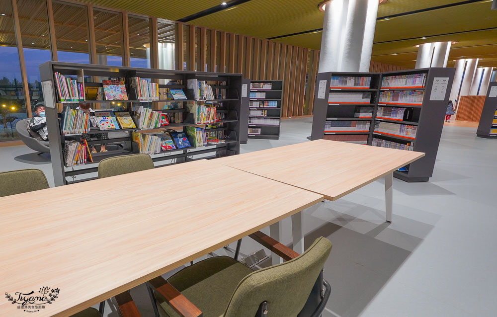 台南市立圖書館新總館 2021年全新完工！！南市圖新總館24小時取還書，不可錯過的新亮點~ @緹雅瑪 美食旅遊趣