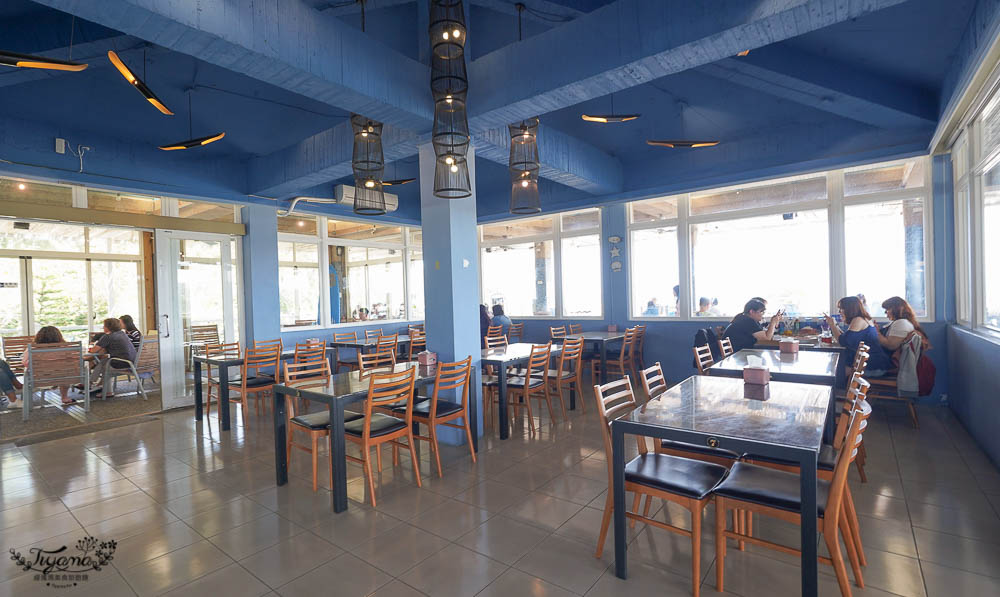 白灣景觀餐廳是餐廳也是景點！！絕美漸層海灘，澎湖超人氣海景餐廳 @緹雅瑪 美食旅遊趣