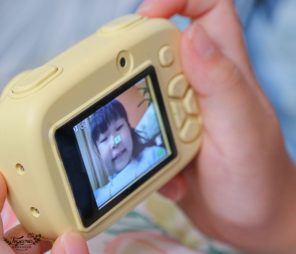 兒童相機》富佳泰/角落小夥伴童趣數位相機，全台唯一日本授權20組療癒圖框，前後雙鏡可自拍！！ @緹雅瑪 美食旅遊趣