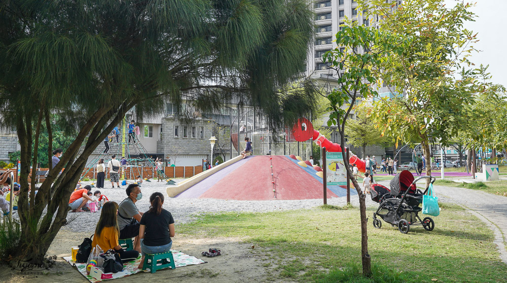 台南親子公園好放電！紅色暖暖蛇主題公園「頂美公園」超好玩，台南免費景點放鬆一整個下午 @緹雅瑪 美食旅遊趣