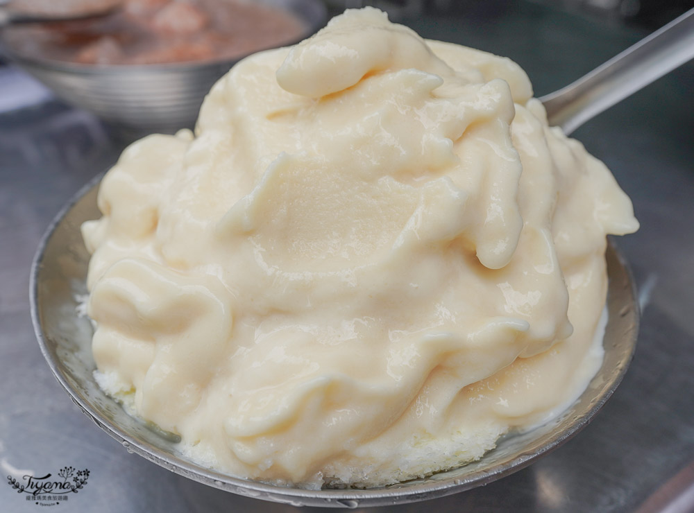 屏東冰店《秋林牛乳大王》榴槤牛乳冰、超大碗冷凍芋~新鮮便宜大碗、用料實在的刨冰鮮果汁店！！ @緹雅瑪 美食旅遊趣