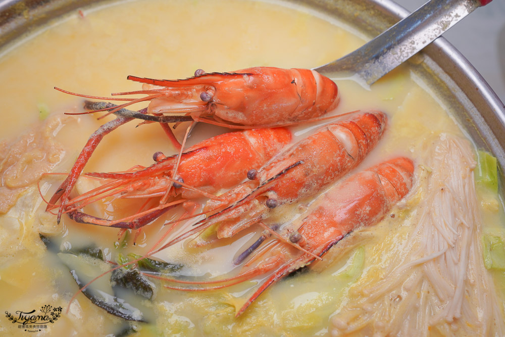 屏東美食｜屏東景點《黃金蝦無毒泰國蝦餐廳》吃泰國蝦料理～免費玩旋轉木馬、小火車，親子友善餐廳 @緹雅瑪 美食旅遊趣