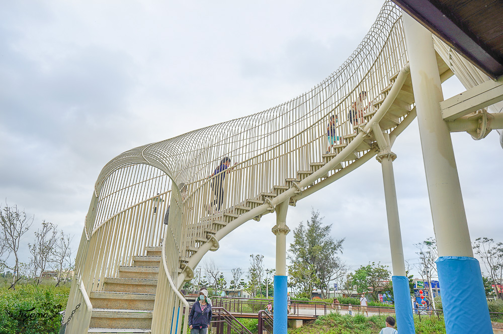 桃園親子公園好好玩、好刺激！！水之丘主題公園，三層樓高大型滑梯，3種高度石砌滑梯 好放電！！ @緹雅瑪 美食旅遊趣