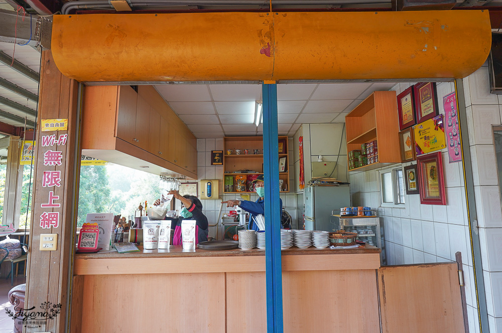 台南東山咖啡｜東香貓咖啡園區：品味台灣頂級咖啡，坐擁山嵐美景，夏季還能預約採果體驗 @緹雅瑪 美食旅遊趣