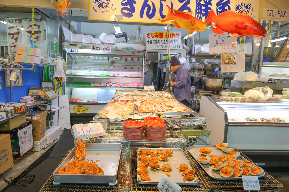 系滿魚市場：沖繩海膽.海葡萄這裡吃很平價，吃完再去逛沖繩Outlet購物城 @緹雅瑪 美食旅遊趣