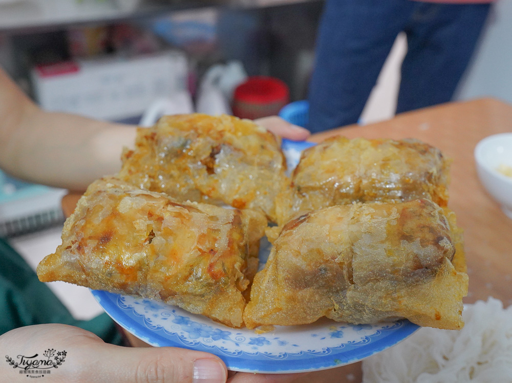 越南河內必吃美食「歐巴馬米線套餐」炭烤豬肉米線、蟹肉春捲 @緹雅瑪 美食旅遊趣