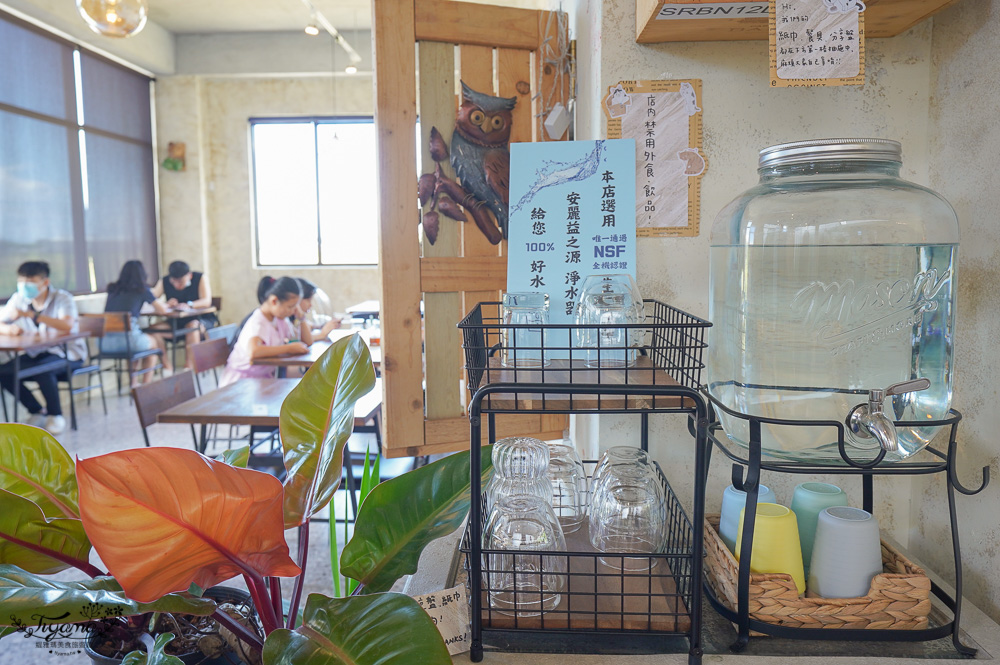 宜蘭貓咪咖啡。萬記商行：小清新咖啡，礁溪國道5號下水稻田旁的貓咪咖啡廳 @緹雅瑪 美食旅遊趣