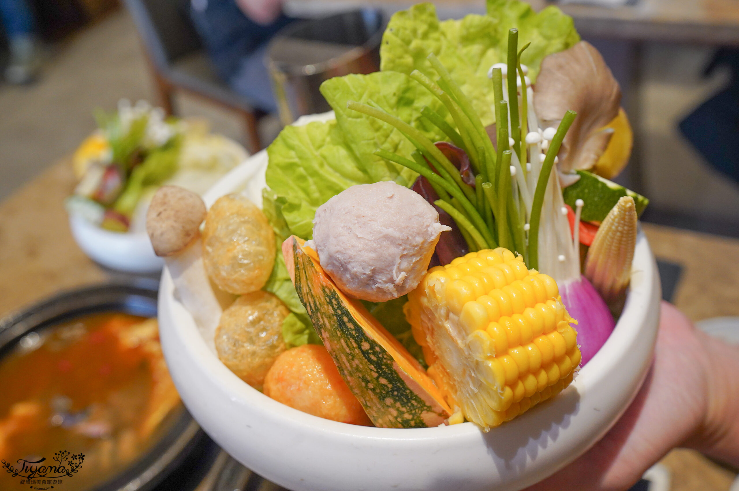 台中火鍋懶人包，台中聚餐推薦！！平日&宵夜人潮不間斷台式火鍋，最潮台式爆炒火鍋這裡吃 @緹雅瑪 美食旅遊趣