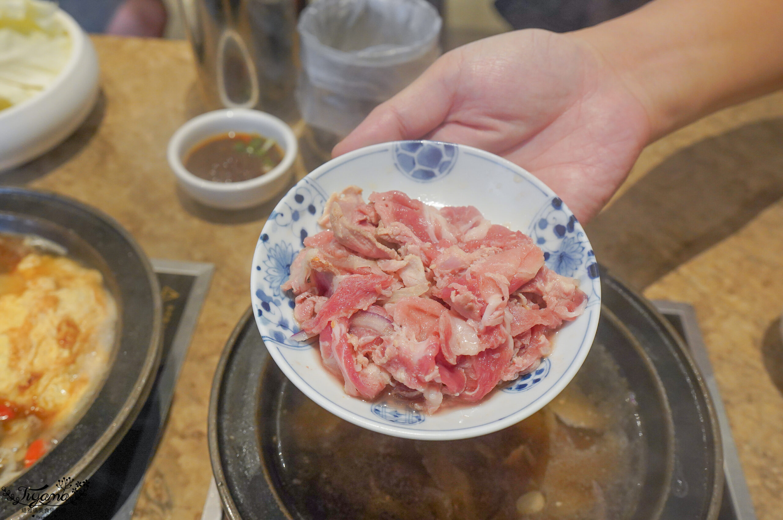 台中火鍋懶人包，台中聚餐推薦！！平日&宵夜人潮不間斷台式火鍋，最潮台式爆炒火鍋這裡吃 @緹雅瑪 美食旅遊趣