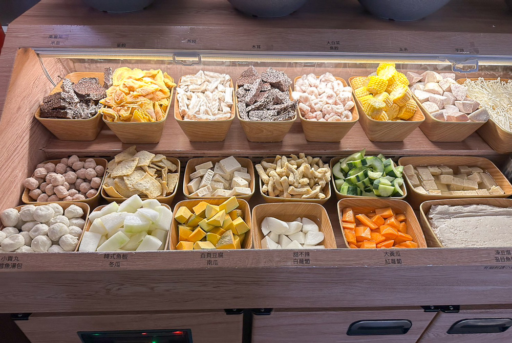 台中火鍋懶人包，台中聚餐推薦！！平日&宵夜人潮不間斷台式火鍋，最潮台式爆炒火鍋這裡吃 @緹雅瑪 美食旅遊趣