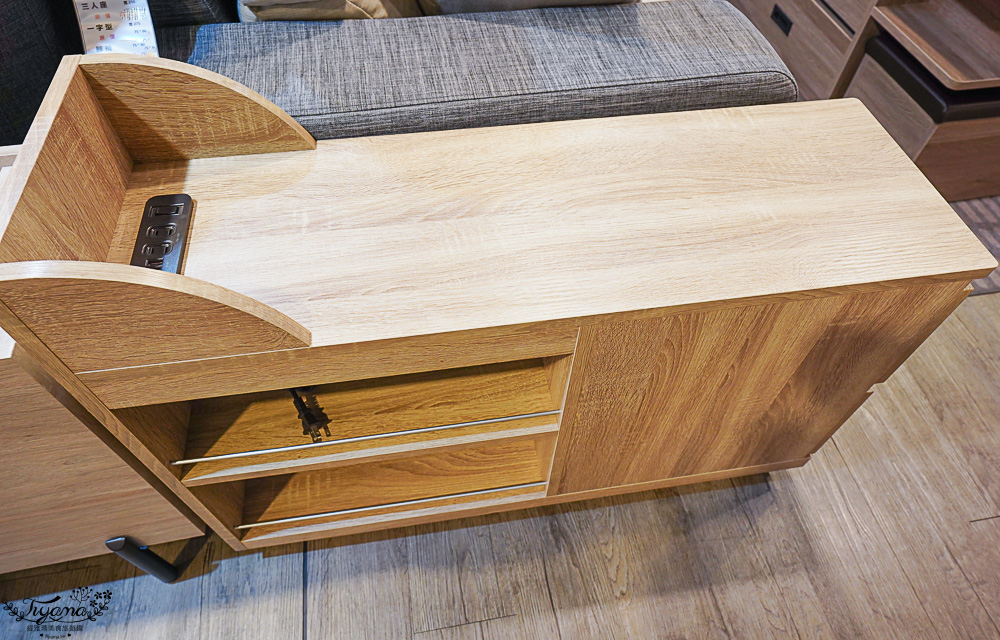 台北批發家具．億家具 批發倉庫 新莊（捷運可達），專業家具工廠直營，批發價添新家具 @緹雅瑪 美食旅遊趣