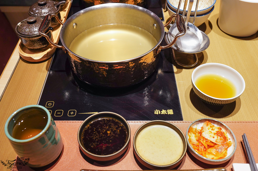 高雄火鍋｜兩鍋極上鍋物．両鍋極上鍋物，當日壽星幾歲生日送幾隻蝦，高雄精品火鍋推薦 @緹雅瑪 美食旅遊趣