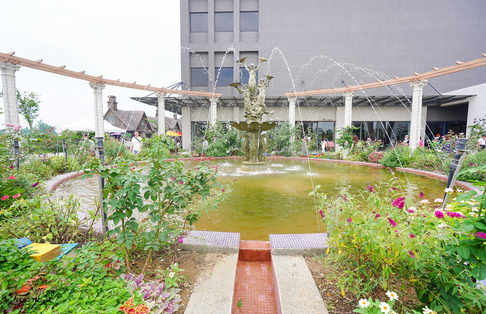 台南新景點．雅聞湖濱療癒森林：小人國歐式玫瑰花園，免門票中！！ @緹雅瑪 美食旅遊趣