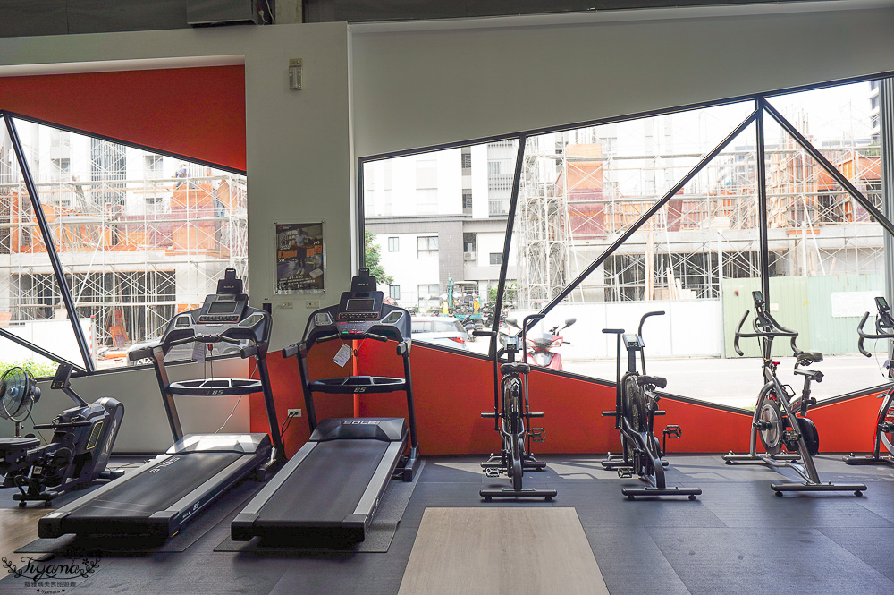 台南私人教練「倍速運動健身房 永康東橋館」台南私人一對一女教練24堂健身課程分享 @緹雅瑪 美食旅遊趣