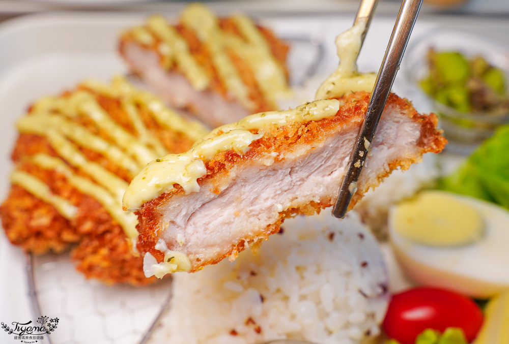 台南沖繩蝦蝦飯名店「丸飯食事處 中成總店」總店遷新址囉！！ @緹雅瑪 美食旅遊趣