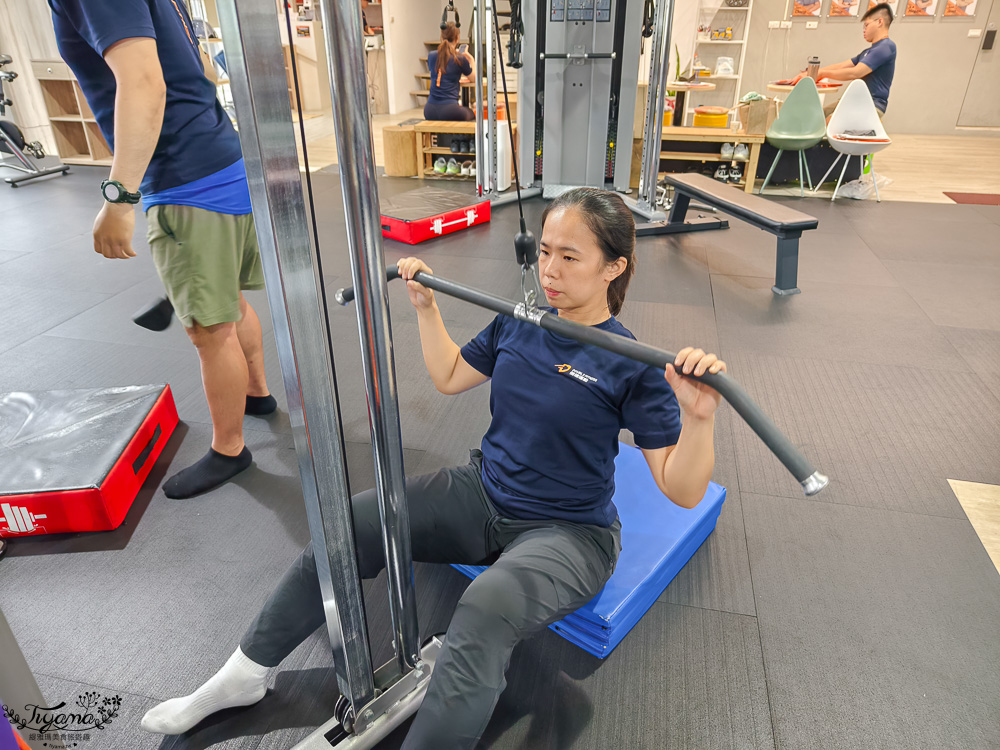 台南私人教練「倍速運動健身房 永康東橋館」台南私人一對一女教練24堂健身課程分享 @緹雅瑪 美食旅遊趣