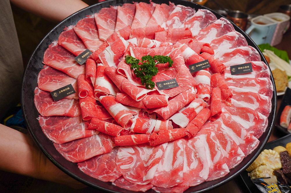 台南火鍋推薦.初巴適麻辣鍋 台南1號店,頂級麻辣火鍋吃到飽「期間限定榴槤.金色三麥啤酒無限暢飲暢食」 @緹雅瑪 美食旅遊趣 台南火鍋推薦.初巴適麻辣鍋 台南1號店,頂級麻辣火鍋吃到飽「期間限定榴槤.金色三麥啤酒無限暢飲暢食」 @緹雅瑪 美食旅遊趣