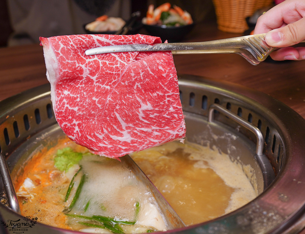 台南火鍋推薦.初巴適麻辣鍋 台南1號店,頂級麻辣火鍋吃到飽「期間限定榴槤.金色三麥啤酒無限暢飲暢食」 @緹雅瑪 美食旅遊趣 台南火鍋推薦.初巴適麻辣鍋 台南1號店,頂級麻辣火鍋吃到飽「期間限定榴槤.金色三麥啤酒無限暢飲暢食」 @緹雅瑪 美食旅遊趣