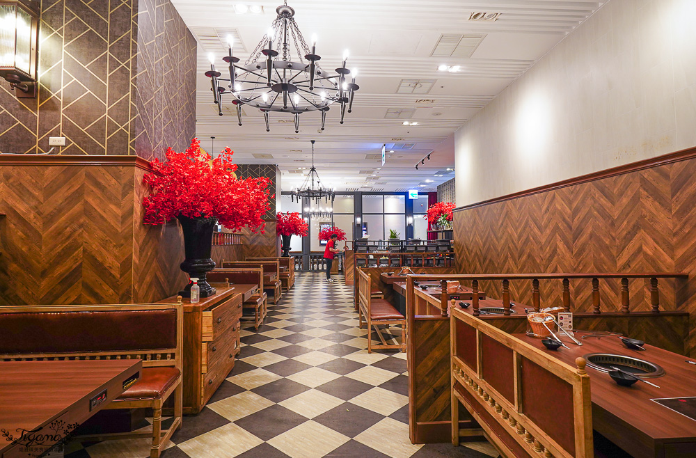 台南火鍋推薦．初巴適麻辣鍋 台南1號店，頂級麻辣火鍋吃到飽「期間限定榴槤．金色三麥啤酒無限暢飲暢食」 @緹雅瑪 美食旅遊趣