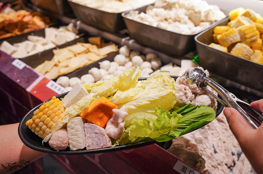 高雄第2間「狂一鍋高雄義享店」來囉！！網路票選新台式火鍋第1名，隱藏版「酸菜魚鍋」敲好吃 @緹雅瑪 美食旅遊趣