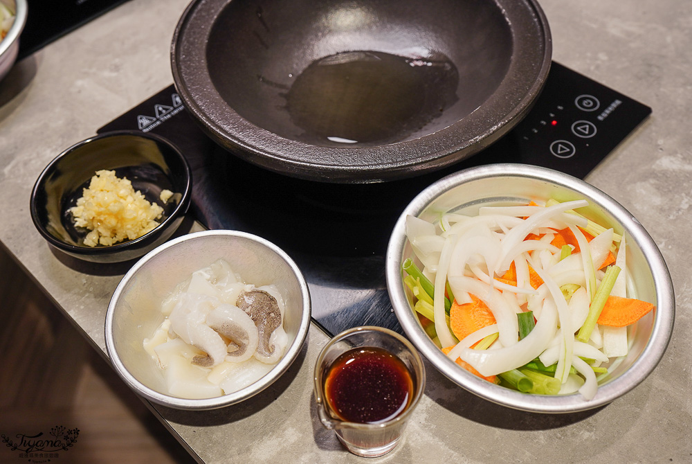 高雄第2間「狂一鍋高雄義享店」來囉！！網路票選新台式火鍋第1名，隱藏版「酸菜魚鍋」敲好吃 @緹雅瑪 美食旅遊趣