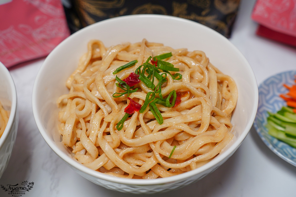 一吃就愛上！！雙月愛恨椒芝麵&雙月黑松露拌麵，雙月食品門市店舖．網路通路皆買得到 @緹雅瑪 美食旅遊趣