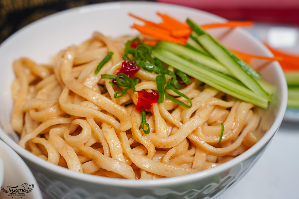 一吃就愛上！！雙月愛恨椒芝麵&雙月黑松露拌麵，雙月食品門市店舖．網路通路皆買得到 @緹雅瑪 美食旅遊趣