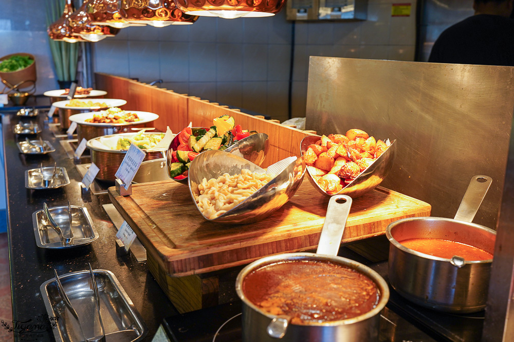 墾丁自助餐．墾丁凱撒大飯店「發現西餐廳」海鮮自助百匯美食任你吃，雙人餐券只要1800元 @緹雅瑪 美食旅遊趣