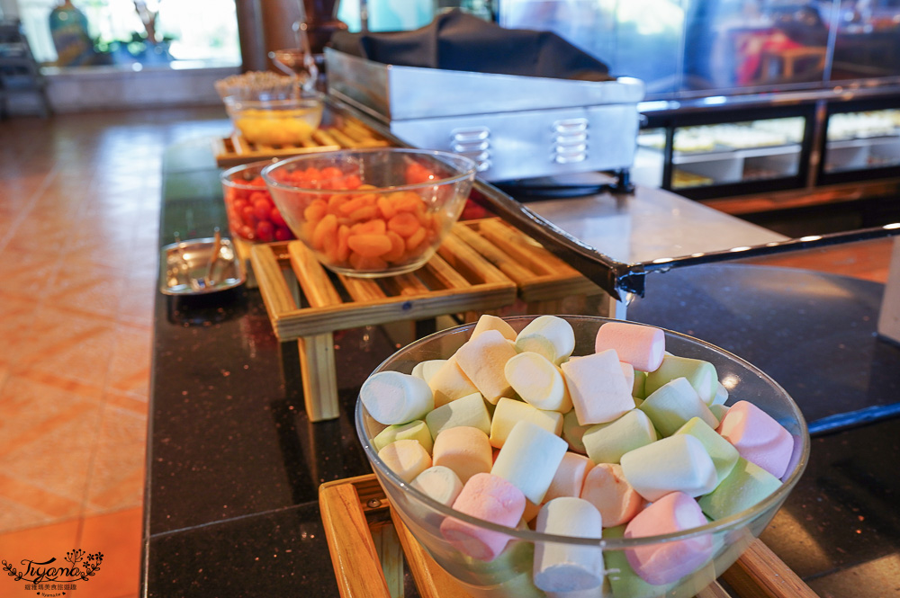 墾丁自助餐．墾丁凱撒大飯店「發現西餐廳」海鮮自助百匯美食任你吃，雙人餐券只要1800元 @緹雅瑪 美食旅遊趣