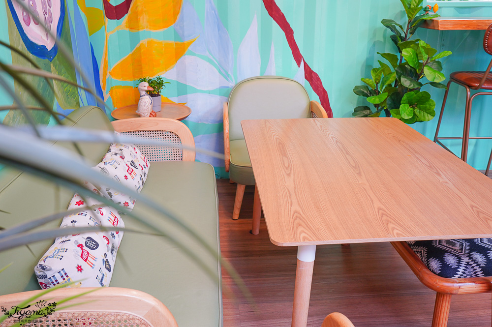 墾丁網美早午餐．Summer Box 夏天的盒子X卡莉特詩手作甜點，藍白沖繩風巴士&玻璃貨櫃屋網美餐廳 @緹雅瑪 美食旅遊趣