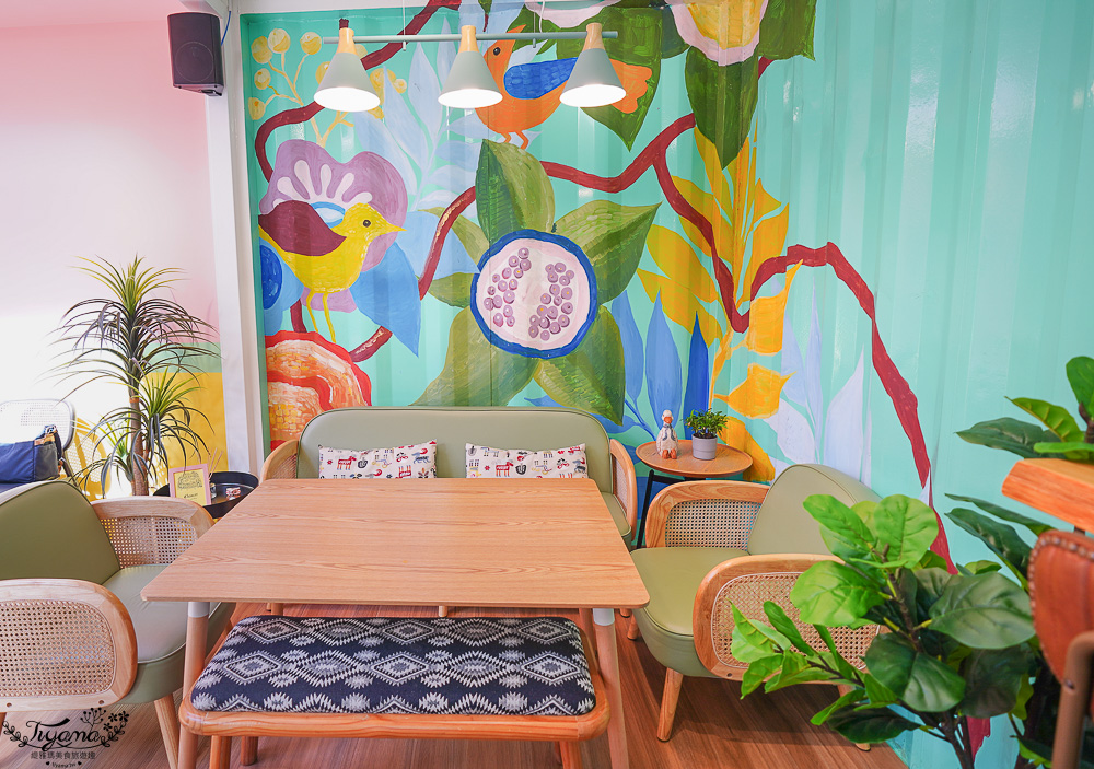 墾丁網美早午餐．Summer Box 夏天的盒子X卡莉特詩手作甜點，藍白沖繩風巴士&玻璃貨櫃屋網美餐廳 @緹雅瑪 美食旅遊趣