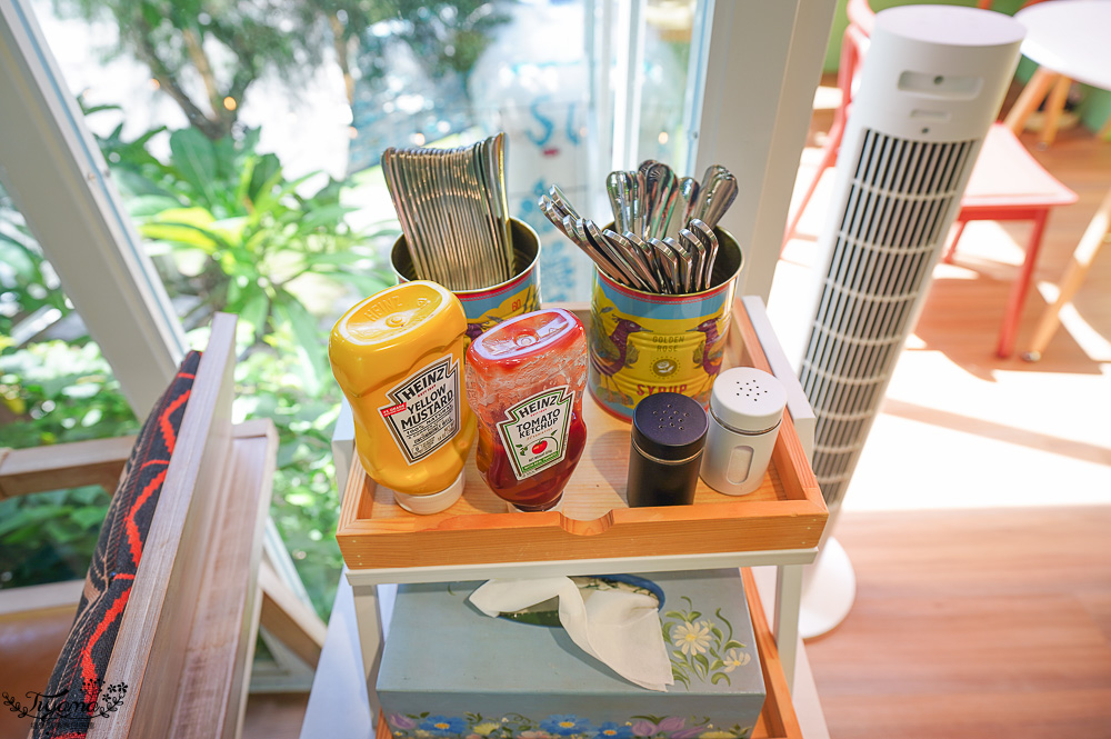 墾丁網美早午餐.Summer Box 夏天的盒子X卡莉特詩手作甜點,藍白沖繩風巴士&玻璃貨櫃屋網美餐廳 @緹雅瑪 美食旅遊趣 墾丁網美早午餐.Summer Box 夏天的盒子X卡莉特詩手作甜點,藍白沖繩風巴士&玻璃貨櫃屋網美餐廳 @緹雅瑪 美食旅遊趣