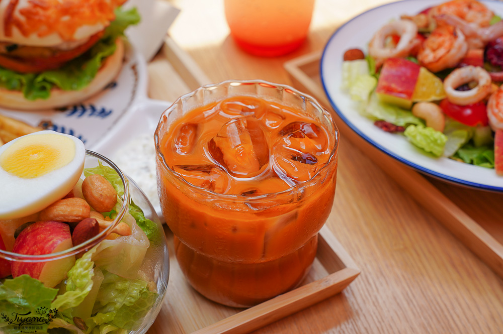 墾丁網美早午餐.Summer Box 夏天的盒子X卡莉特詩手作甜點,藍白沖繩風巴士&玻璃貨櫃屋網美餐廳 @緹雅瑪 美食旅遊趣 墾丁網美早午餐.Summer Box 夏天的盒子X卡莉特詩手作甜點,藍白沖繩風巴士&玻璃貨櫃屋網美餐廳 @緹雅瑪 美食旅遊趣