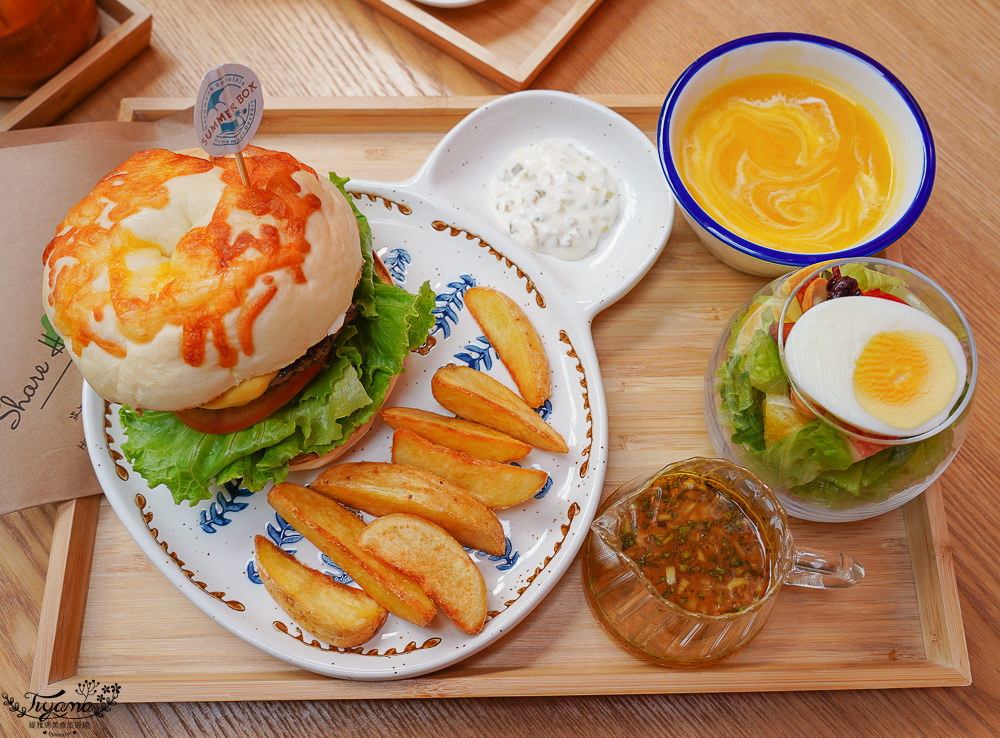 墾丁網美早午餐．Summer Box 夏天的盒子X卡莉特詩手作甜點，藍白沖繩風巴士&玻璃貨櫃屋網美餐廳 @緹雅瑪 美食旅遊趣