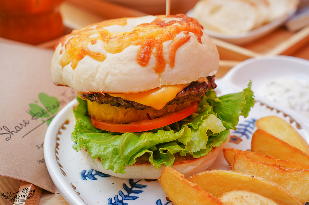 墾丁網美早午餐.Summer Box 夏天的盒子X卡莉特詩手作甜點,藍白沖繩風巴士&玻璃貨櫃屋網美餐廳 @緹雅瑪 美食旅遊趣 墾丁網美早午餐.Summer Box 夏天的盒子X卡莉特詩手作甜點,藍白沖繩風巴士&玻璃貨櫃屋網美餐廳 @緹雅瑪 美食旅遊趣