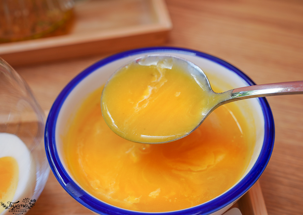 墾丁網美早午餐.Summer Box 夏天的盒子X卡莉特詩手作甜點,藍白沖繩風巴士&玻璃貨櫃屋網美餐廳 @緹雅瑪 美食旅遊趣 墾丁網美早午餐.Summer Box 夏天的盒子X卡莉特詩手作甜點,藍白沖繩風巴士&玻璃貨櫃屋網美餐廳 @緹雅瑪 美食旅遊趣