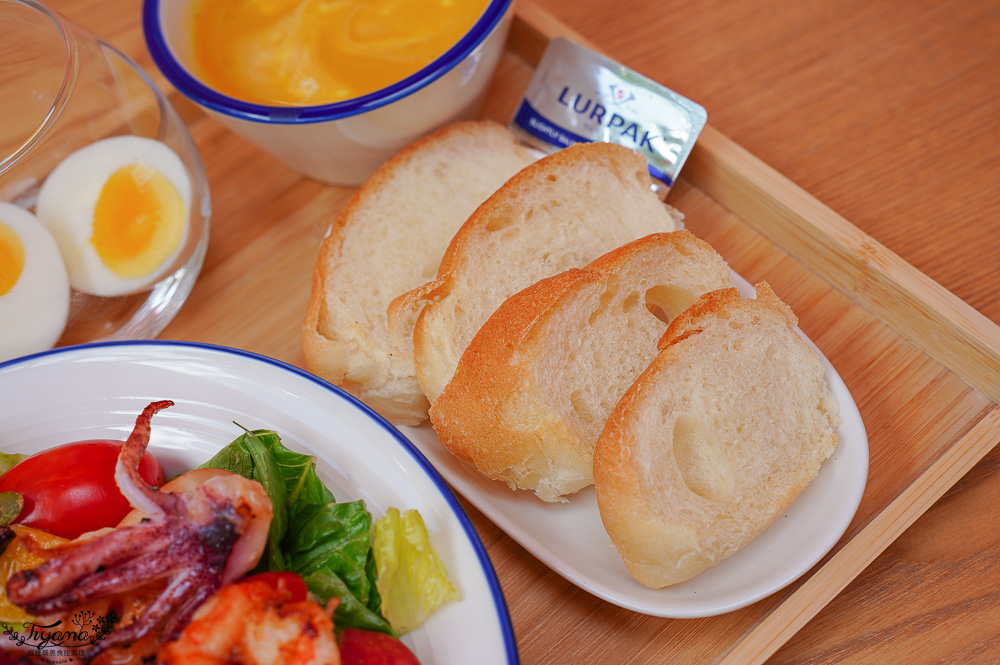 墾丁網美早午餐.Summer Box 夏天的盒子X卡莉特詩手作甜點,藍白沖繩風巴士&玻璃貨櫃屋網美餐廳 @緹雅瑪 美食旅遊趣 墾丁網美早午餐.Summer Box 夏天的盒子X卡莉特詩手作甜點,藍白沖繩風巴士&玻璃貨櫃屋網美餐廳 @緹雅瑪 美食旅遊趣