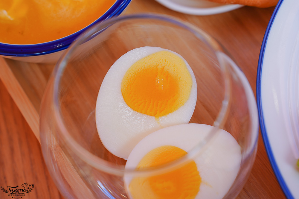 墾丁網美早午餐.Summer Box 夏天的盒子X卡莉特詩手作甜點,藍白沖繩風巴士&玻璃貨櫃屋網美餐廳 @緹雅瑪 美食旅遊趣 墾丁網美早午餐.Summer Box 夏天的盒子X卡莉特詩手作甜點,藍白沖繩風巴士&玻璃貨櫃屋網美餐廳 @緹雅瑪 美食旅遊趣