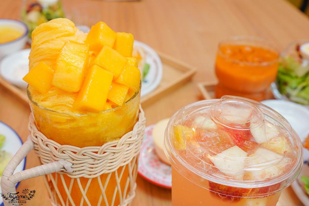 墾丁網美早午餐．Summer Box 夏天的盒子X卡莉特詩手作甜點，藍白沖繩風巴士&玻璃貨櫃屋網美餐廳 @緹雅瑪 美食旅遊趣