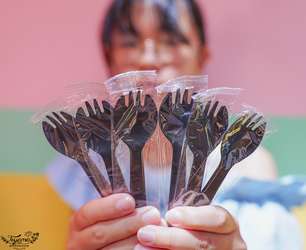 墾丁網美早午餐.Summer Box 夏天的盒子X卡莉特詩手作甜點,藍白沖繩風巴士&玻璃貨櫃屋網美餐廳 @緹雅瑪 美食旅遊趣 墾丁網美早午餐.Summer Box 夏天的盒子X卡莉特詩手作甜點,藍白沖繩風巴士&玻璃貨櫃屋網美餐廳 @緹雅瑪 美食旅遊趣