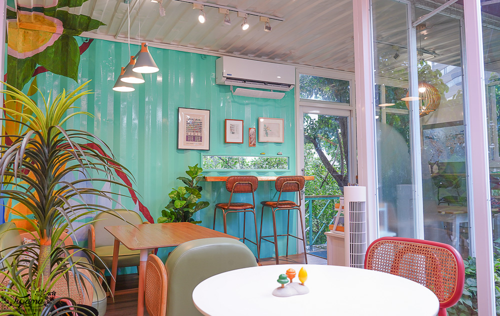 墾丁網美早午餐.Summer Box 夏天的盒子X卡莉特詩手作甜點,藍白沖繩風巴士&玻璃貨櫃屋網美餐廳 @緹雅瑪 美食旅遊趣 墾丁網美早午餐.Summer Box 夏天的盒子X卡莉特詩手作甜點,藍白沖繩風巴士&玻璃貨櫃屋網美餐廳 @緹雅瑪 美食旅遊趣