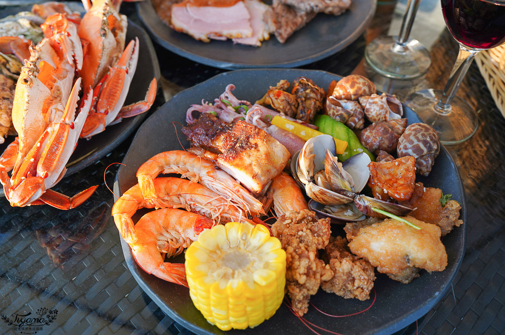 星光港灣BBQ吃到飽．澎湖福朋喜來登酒店夏季限定，戶外港邊大口吃BBQ，聽樂團歌手現場演唱 @緹雅瑪 美食旅遊趣