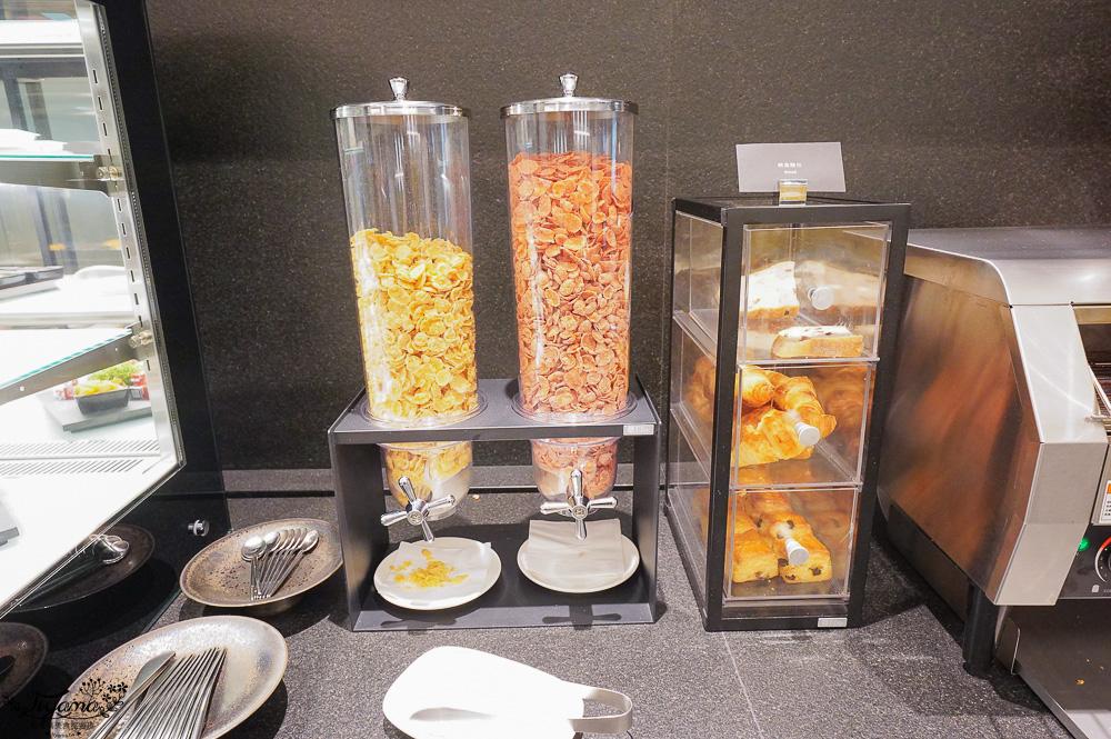 星宇航空第二航廈貴賓室，全新貴賓室開箱，越南清爽涼手捲、芋泥素肉鬆三明治、清粥小菜 @緹雅瑪 美食旅遊趣