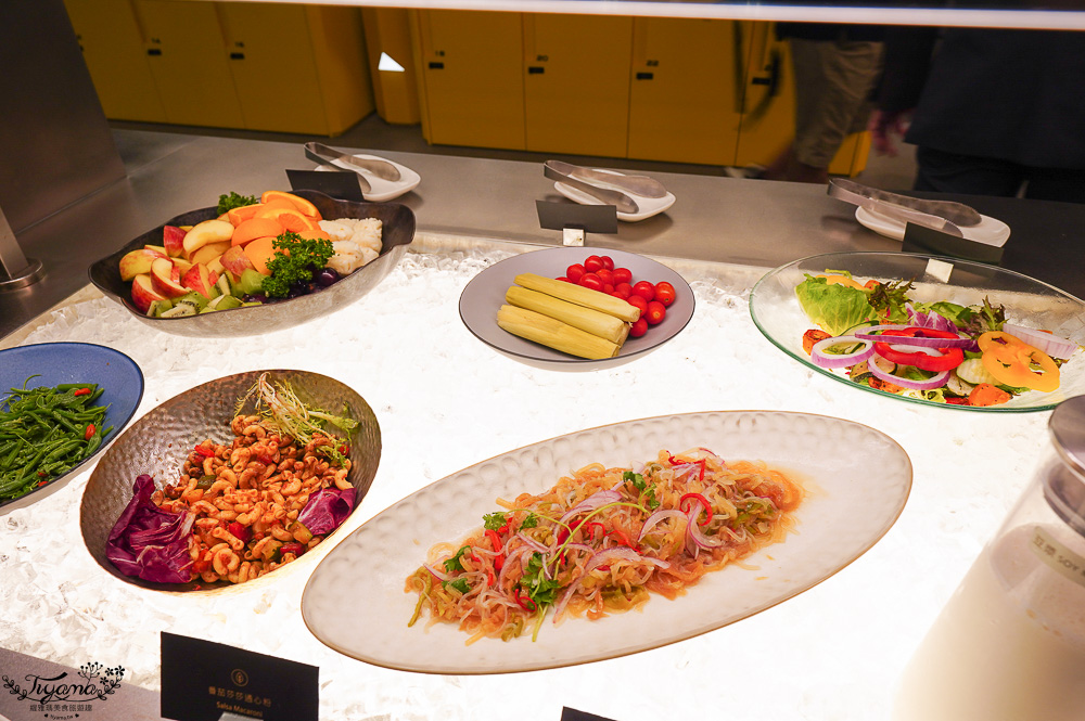 星宇航空第二航廈貴賓室，全新貴賓室開箱，越南清爽涼手捲、芋泥素肉鬆三明治、清粥小菜 @緹雅瑪 美食旅遊趣