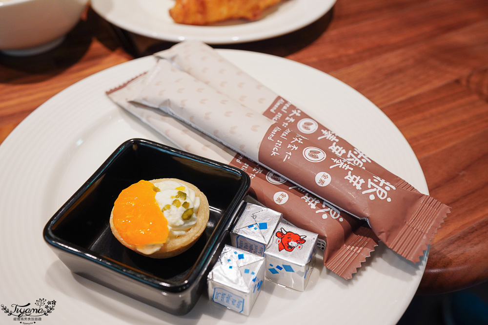 星宇航空第二航廈貴賓室，全新貴賓室開箱，越南清爽涼手捲、芋泥素肉鬆三明治、清粥小菜 @緹雅瑪 美食旅遊趣