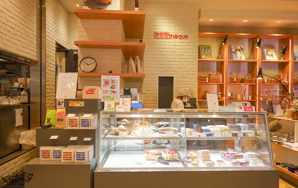 熊本咖啡廳．Cafe & Books Bibliotheque熊本鶴屋店，熊本熊部長辦公室旁咖啡廳 @緹雅瑪 美食旅遊趣