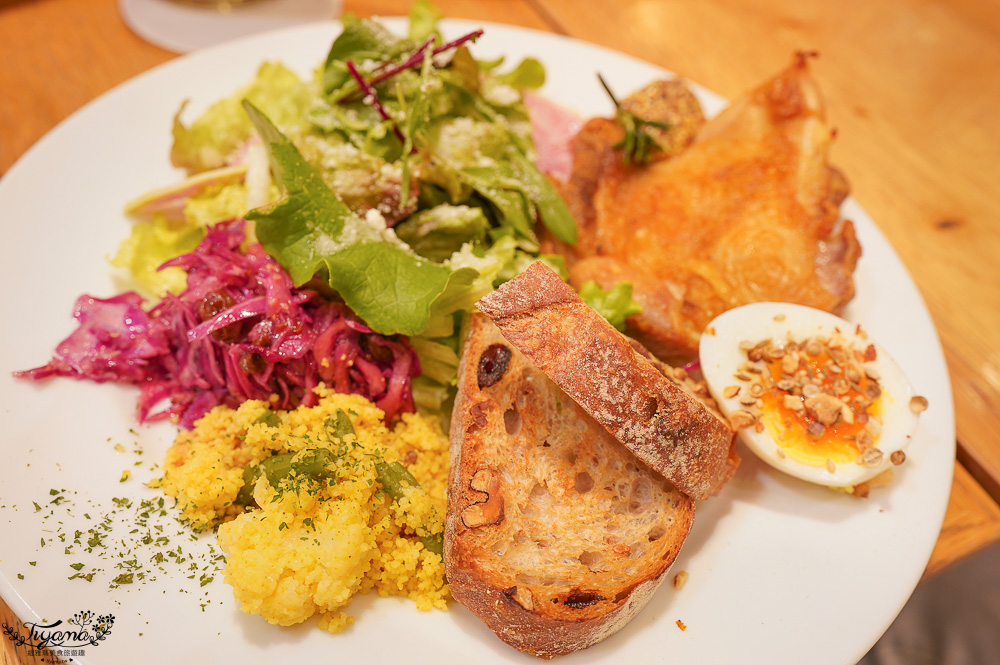 熊本咖啡廳．Cafe & Books Bibliotheque熊本鶴屋店，熊本熊部長辦公室旁咖啡廳 @緹雅瑪 美食旅遊趣