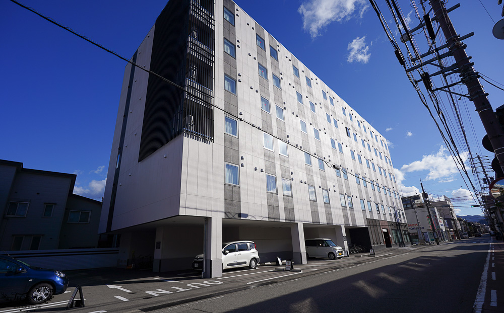 飛驒高山住宿推薦。KOKO HOTEL 飛驒高山｜飛驒高山WING國際飯店：天然溫泉大浴場，10分鐘到飛驒高山老街 @緹雅瑪 美食旅遊趣